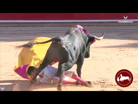 A porta gayola, Borja Jiménez, primer toro, Feria de San Fermín, Pamplona 08-07-2023