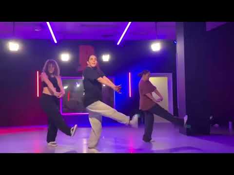 Flyo, Stella Santana & Jesse James Solomon - In the Mood | Bestreet | Miry Rubinov