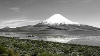 preview picture of video 'Volcano Parinacota & Lake Chungará, Chile.'