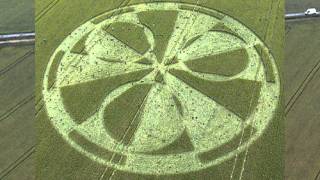 2011 UK crop circles Stonehenge, Wiltshire, UK 13 July 2011