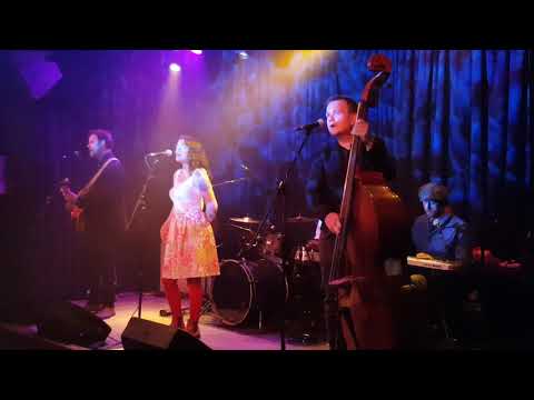 Cow Cow Boogie - 19. Ella Hula Hula