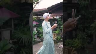 Download lagu MAK BETI BAGI-BAGI DUIT #beti #makbeti #makbetiterbaru mp3