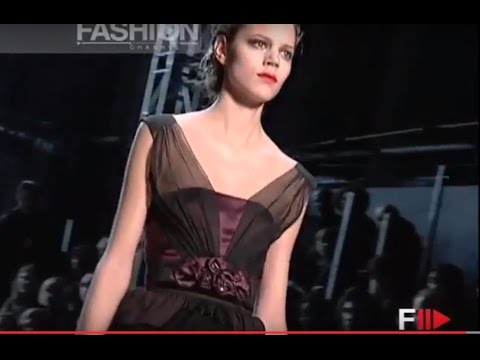 LOUIS VUITTON Pret a Porter Women Autumn Winter 2005-06 Paris 2 of 3 by Fashion Channel