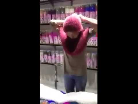 This scarf saleswoman deserves a raise.