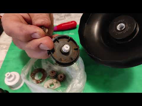 | Elbee Liberus 13512 | 3D Printing | Разборка и замена крышки редуктора блендера