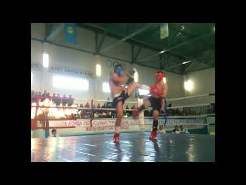 Ернар кикбоксинг на ринге схватка поединок судья