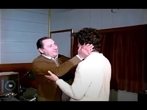 Alberto Sordi saluta Massimo Troisi "avrai una grande carriera"