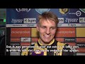 Martin Ødegaard tovert met de bal bij Vitesse