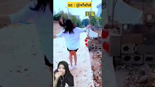 Download lagu TERBANG DAN MELETUSKAN BALON mp3