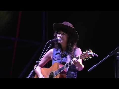 Sarah Lee Guthrie - THIS LAND IS YOUR LAND (W. Guthrie)