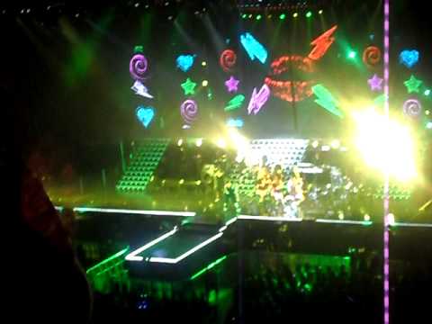 cher lIyod singing avril lavigne girlfriend at the xfactor live tour