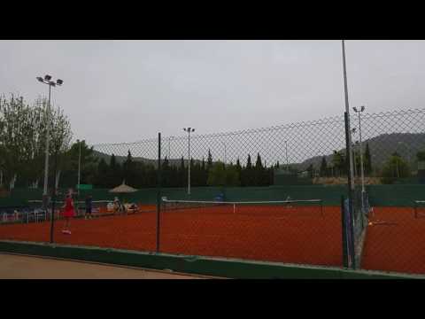 Sam Rayner training V Maria Bondarenko at Vilas Tennis Academy