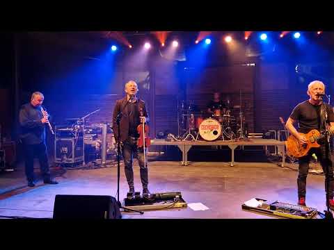 Valečovské kulturní leto 2023 Čechomor - Mezi horami