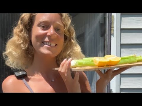 Video Thumbnail for Making celery juice live!