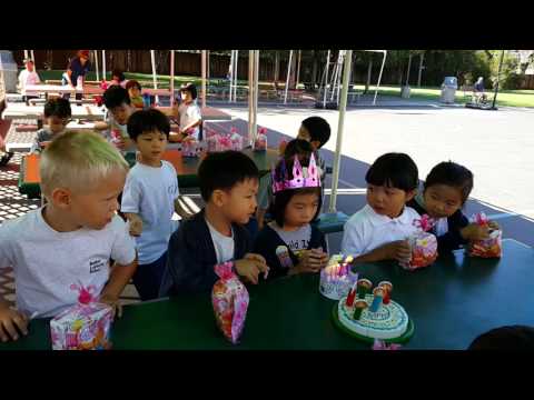 Bella的學校幫忙慶祝生日7 04Sep2015