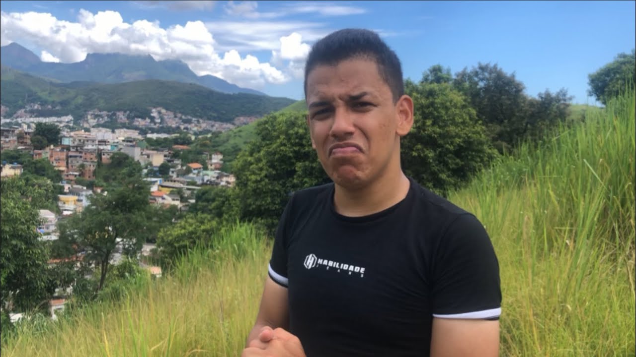 Filha essa mulher que tá cansada é você te vi lavando aquela louça e falo tudo com você!