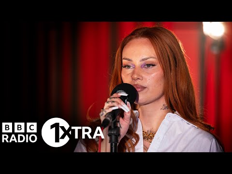 Sasha Keable - Hold Up in the 1Xtra Live Lounge