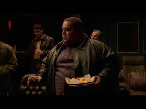 Vito alatt összetörik a szék - Maffiózók