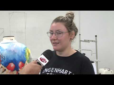 Estudante da UFSC desenvolve roupas inclusivas e que trazem benefícios à saúde