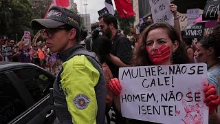 Tausende demonstrieren in Brasilien gegen Femizide