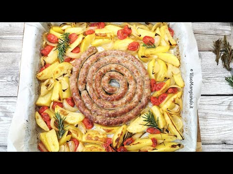 Salsiccia al forno alla mediterranea