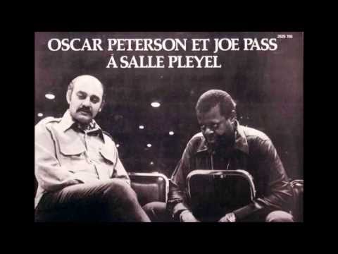 Oscar Peterson - I Gotta Right To Sing The Blues (Live)