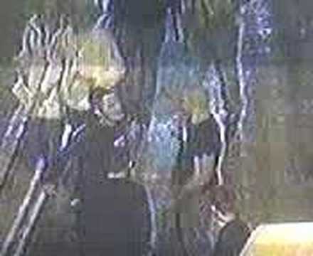 Mike Phillips gets knocked out by Jamie Maddick