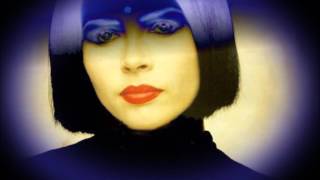 Curve Unreadable Communication (Ambient Orbital Remix)