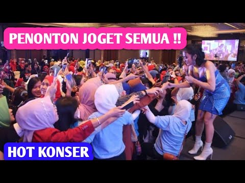 PENONTON JOGET SEMUA‼️ DUET WIKA SALIM ||  KONSER PANAS