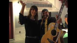 Michelle Wright, Parry Sound, Nov. 7, 2012, Shawn Rosseau gets guitar autographed