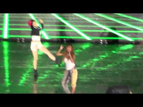 [Fancam] 121004 MCD Smile Thailand :: Sepcial Stage SISTAR feat. WooYong_HandsUp