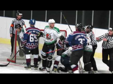 Hluboká n.Vlt. Knights - Č.Krumlov 1:5, 2016-17 (O.Žlůva,J.Vondřich,F.Hejda,I.Gallistl v šarvátce)