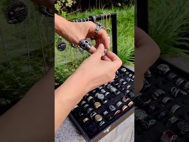 Vídeo relacionado con GTHIC Anillos de calavera con máscara de Oni japonesa de acero inoxidable para hombre, joyería Vintage Hannya con media máscara, talla 12