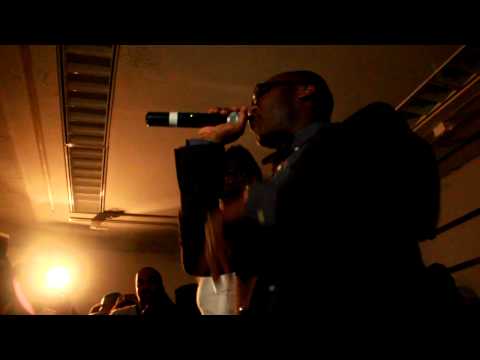 Oxymorrons Perform "FREIGHT TRAIN GRAFFITI" @ Rocawear Showroom