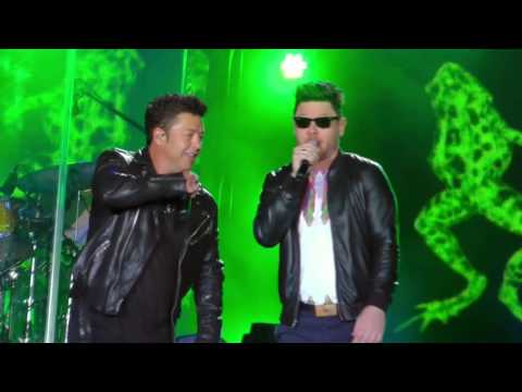 Eric Lapointe / Yann Perreau FROG SONG Fête Nationale du Québec à Montréal  2016
