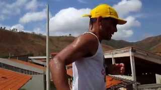 preview picture of video 'Brazilian ultra runner Fernando Pangaré concludes 30 km training around Aracoiaba.'