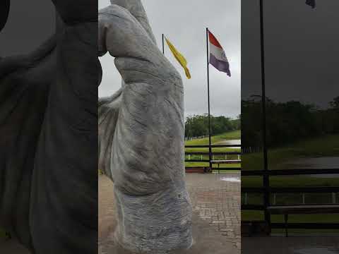 Monumento na Casa Rural, em Barra do Ribeiro - RS.