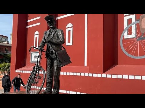 San Giorgio a Cremano - Scoperta la targa e la statua a P.zza Massimo Troisi "VIDEO SERVIZIO"