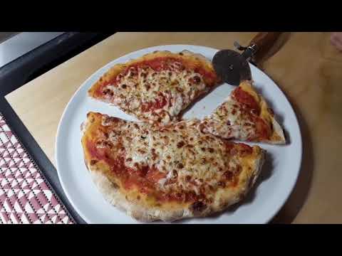 PIZZA fatta in casa come in Pizzeria - Ricetta infallibile passo dopo passo