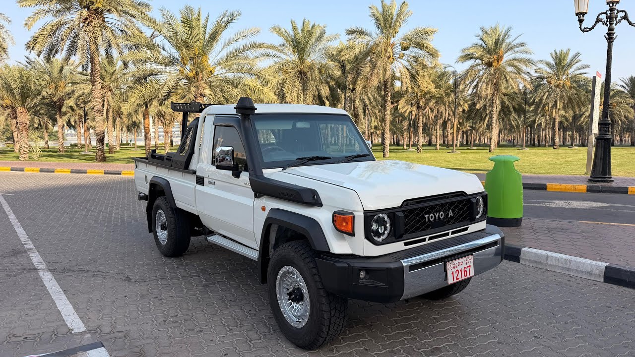 Toyota Land Cruiser GXL with upgrade face video