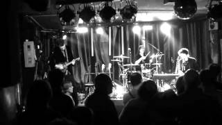 Across the river   Banda larga