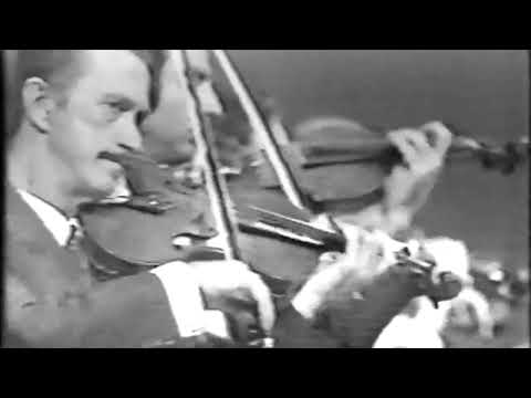 Tango A La Gran Muñeca por Orq. Hector Varela  en TV Japonesa 1971