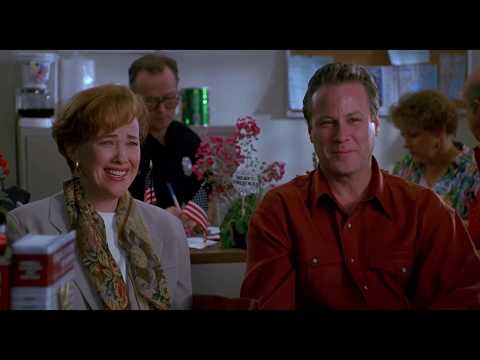 Home Alone 2: Lost in New York (1992) - McCallister family travel tradition