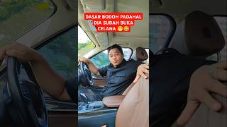 Download lagu SO STUPID EVEN THOUGH HE ALREADY TAKEN OFF HIS PANTS 😁🤣😂😂#shortvideo #comedy #funny #laugh mp3