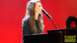 Sara Bareilles Does Push Ups Before Singing "Gonna Get Over You" - Berkeley, CA 8/14/14