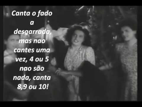 Amália Rodrigues no filme Capas Negras