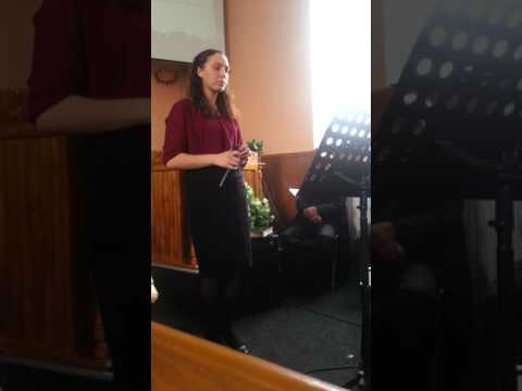 Plânge sus pe cruce