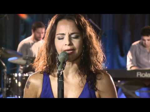 Barbara Mendes - Interpreta: Elis Regina - Diretora Caren Moy