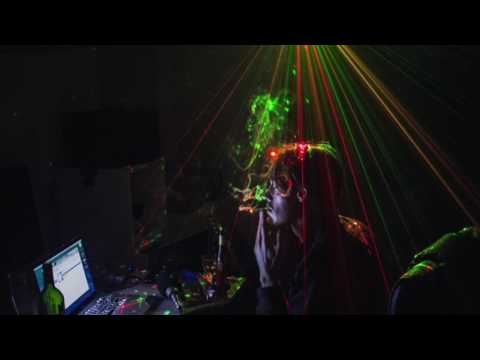 Julian Winding - It's In The Basement