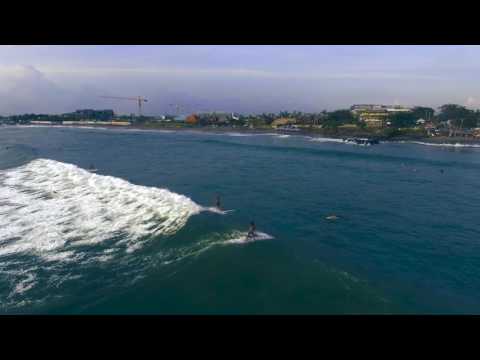 Drone footage of solid swell and surfers at Old Mans